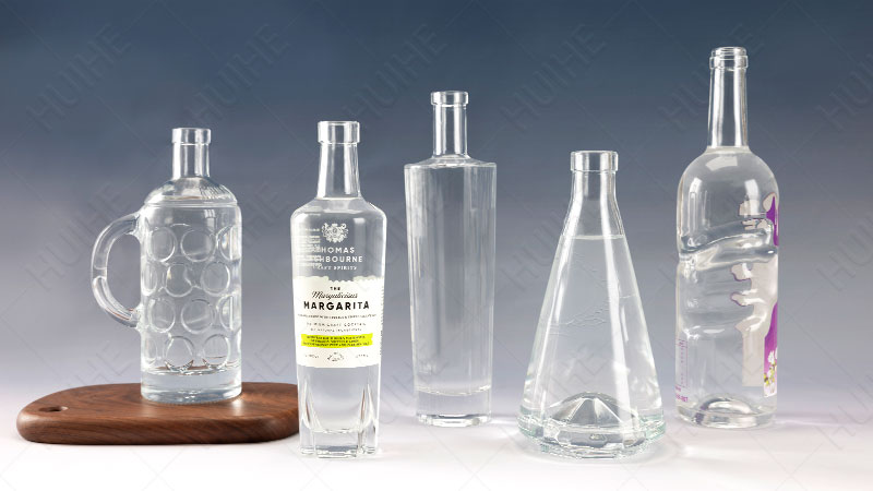 Liquor vs Liqueur - corktail bottles design Liquor vs Liqueur - corktail bottles design