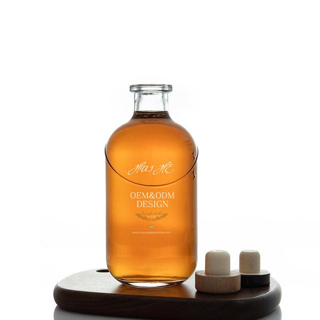 Garrafa de vidro de vinho doce com boca redonda de corti&ccedil;a