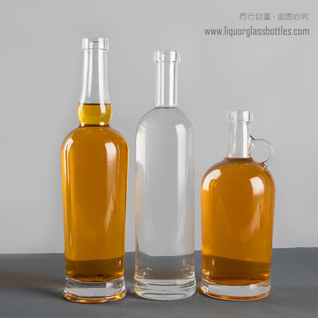750ml Clear Bar Top Cork Finish Liquor Spirits Super Extra Flint Glass Bottle