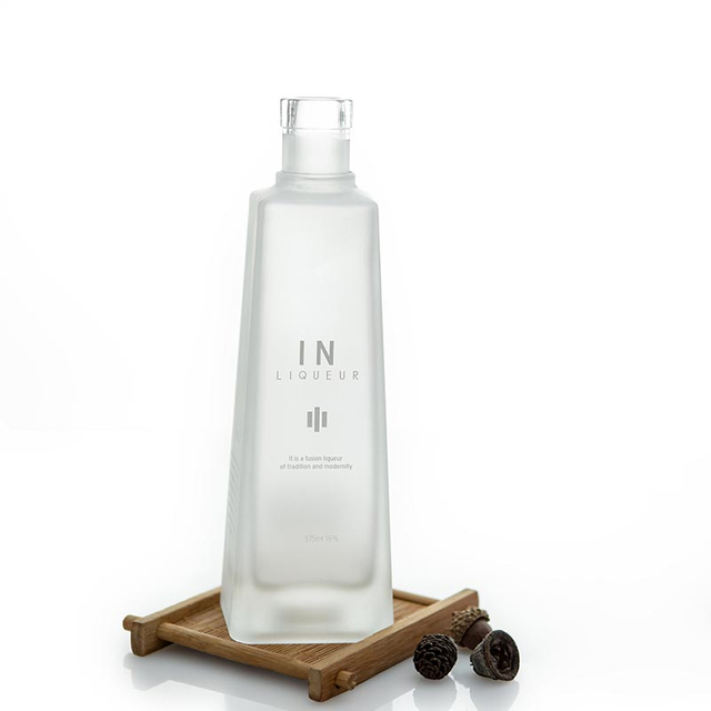 Garrafa de licor de vidro gelado personalizada