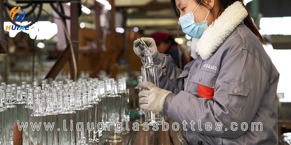 glass bottle factory quality control China.jpg