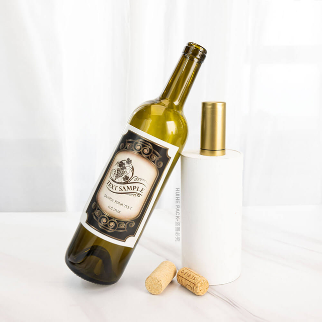 Traditionel 750 ml Claret vinglasflaske med papirlabel