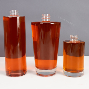 Short Screw Neck Flat Shoulder Round Glass Alcohol Bottles