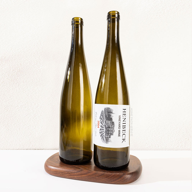 Butelki szklane do wina Rhein Riesling o pojemności 750 ml z korkiem