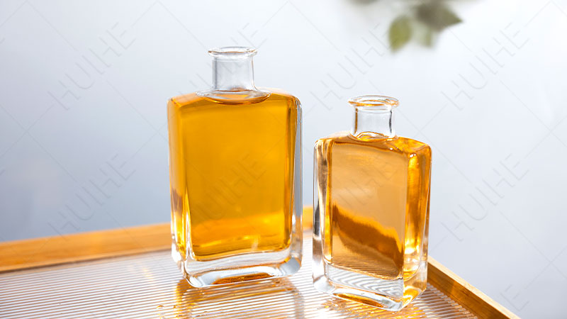 700ml vs 500ml Liquor Bottles - 70cl and 50cl flat sqaure liquor bottle