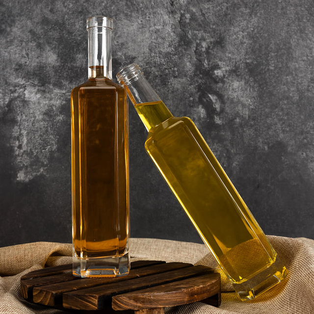 Garrafa de vidro para bebidas espirituosas de 500ml com pesco&ccedil;o longo e alto