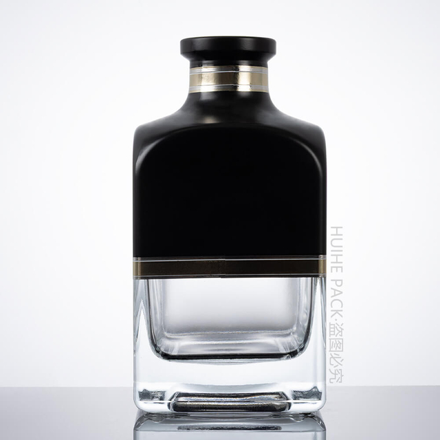 500ml 700ml Matte Black Design Square Glass Whisky Bottle