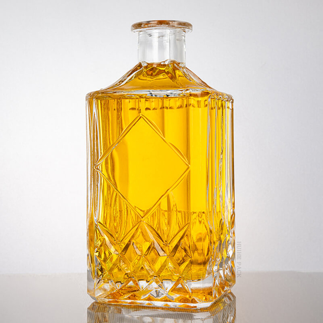 Angular Edges Diamond-Pattern Square Glass Liuqor Bottle