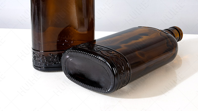 Beer Bottles Ridges on the Bottom - flat beer bottle design