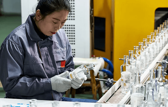 huihe liquor bottle factory.png